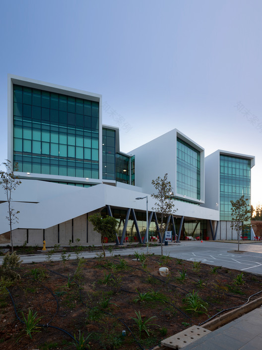 智利 PUCV 大学医学技术职业建设大楼-18