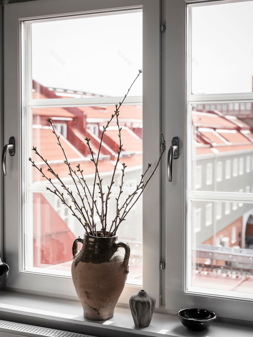 35 平米灰调顶楼公寓,独特设计展现极致空间魅力-6