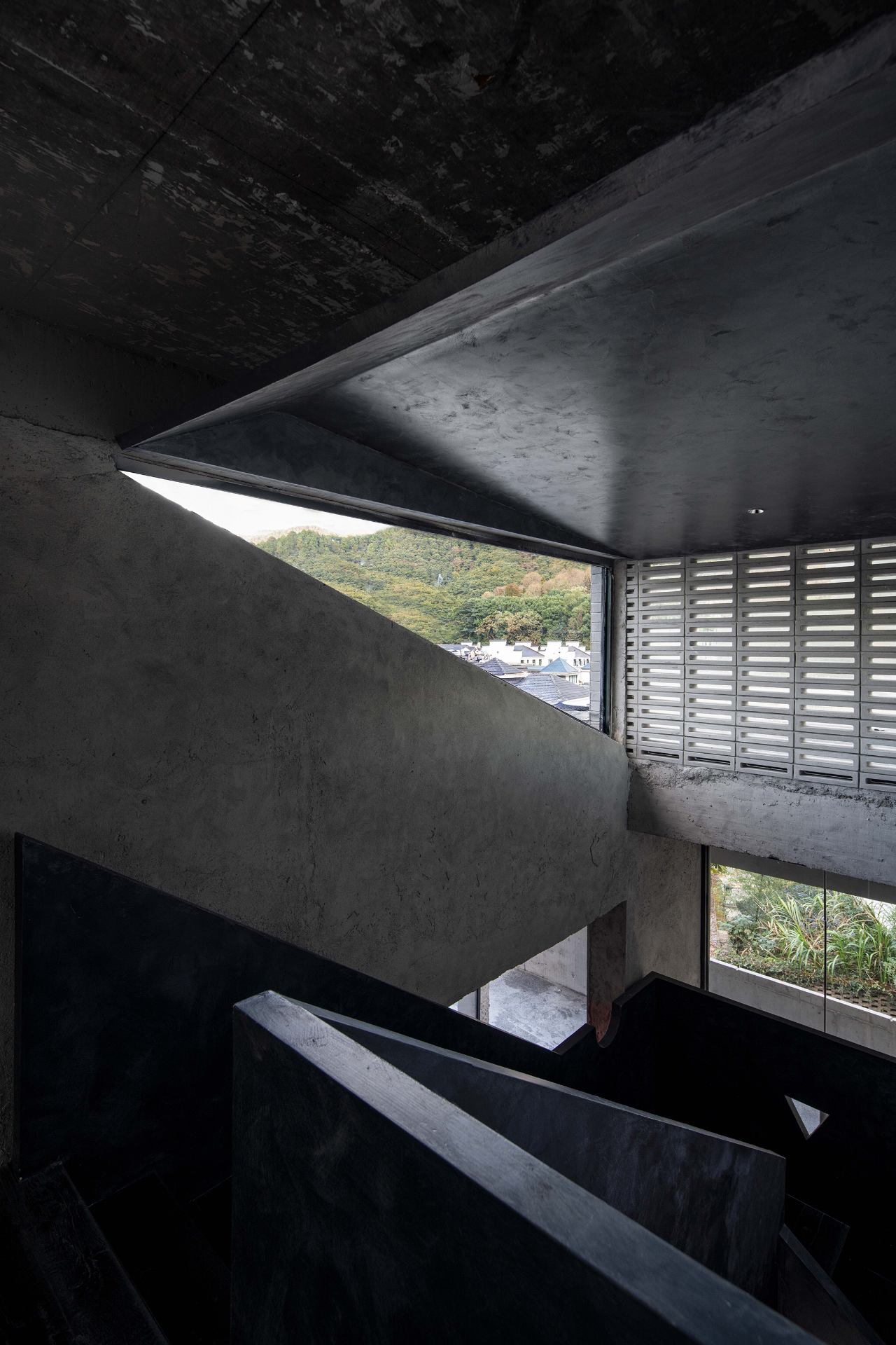 檀雀 TANCHUR 艺术展厅丨中国景德镇丨一影设计-38