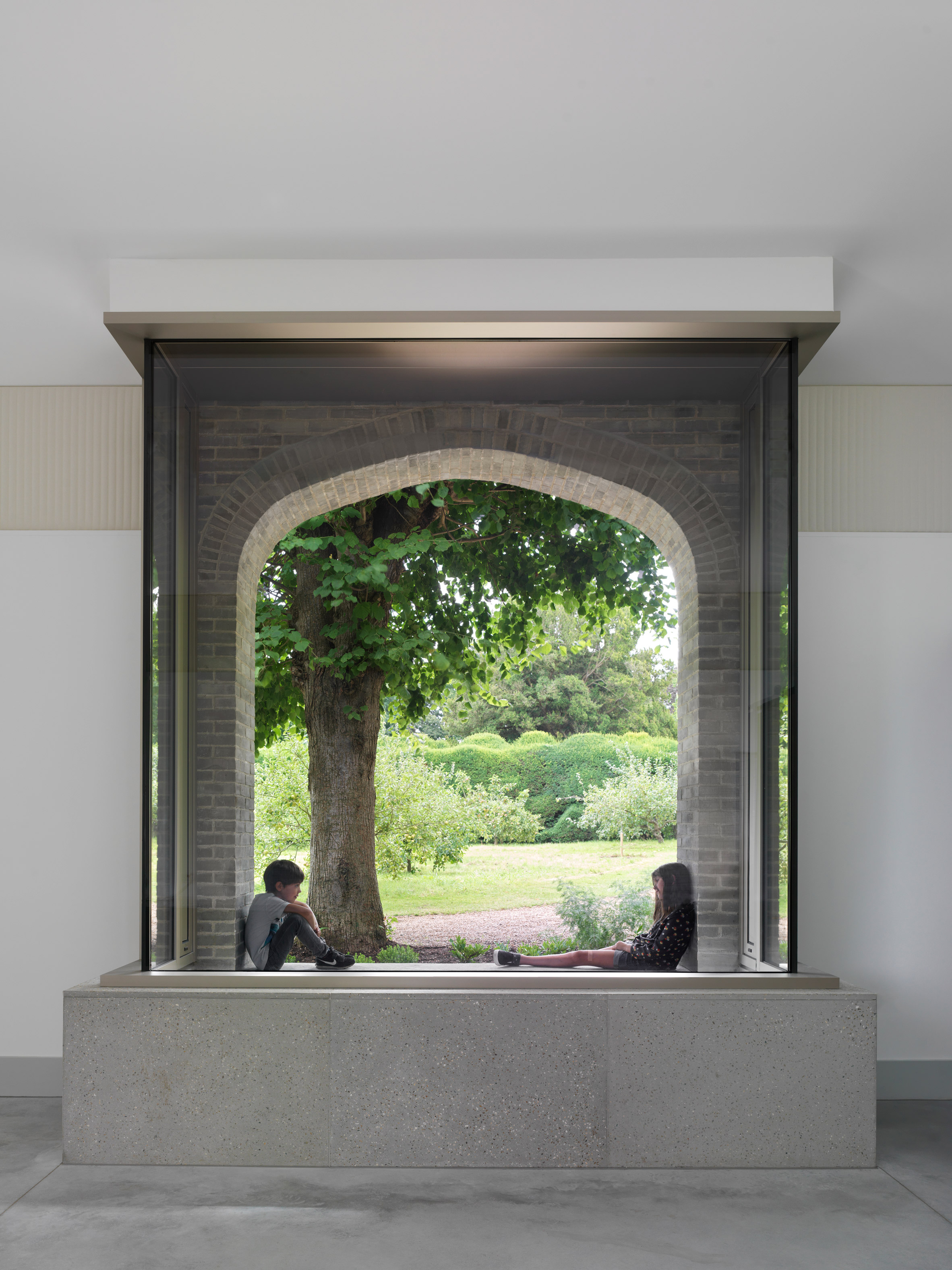 灰色砖与黑锌的巧妙融合，打造独特学习空间-18