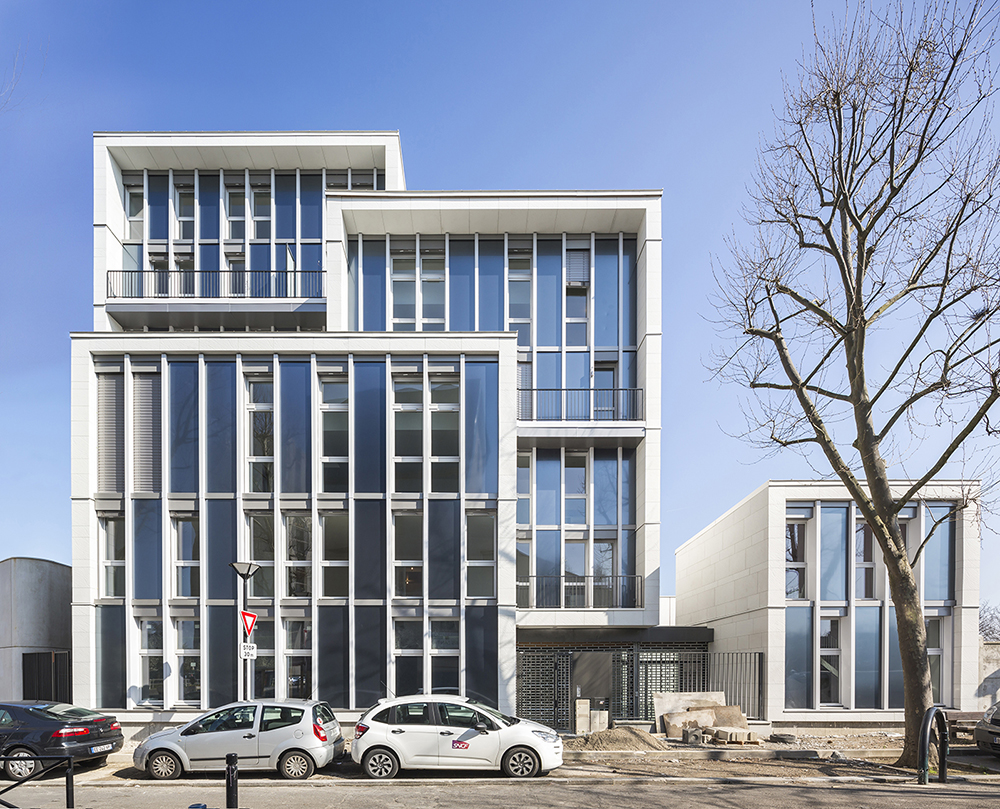 巴黎“蓝色屋顶”木结构住宅楼-0