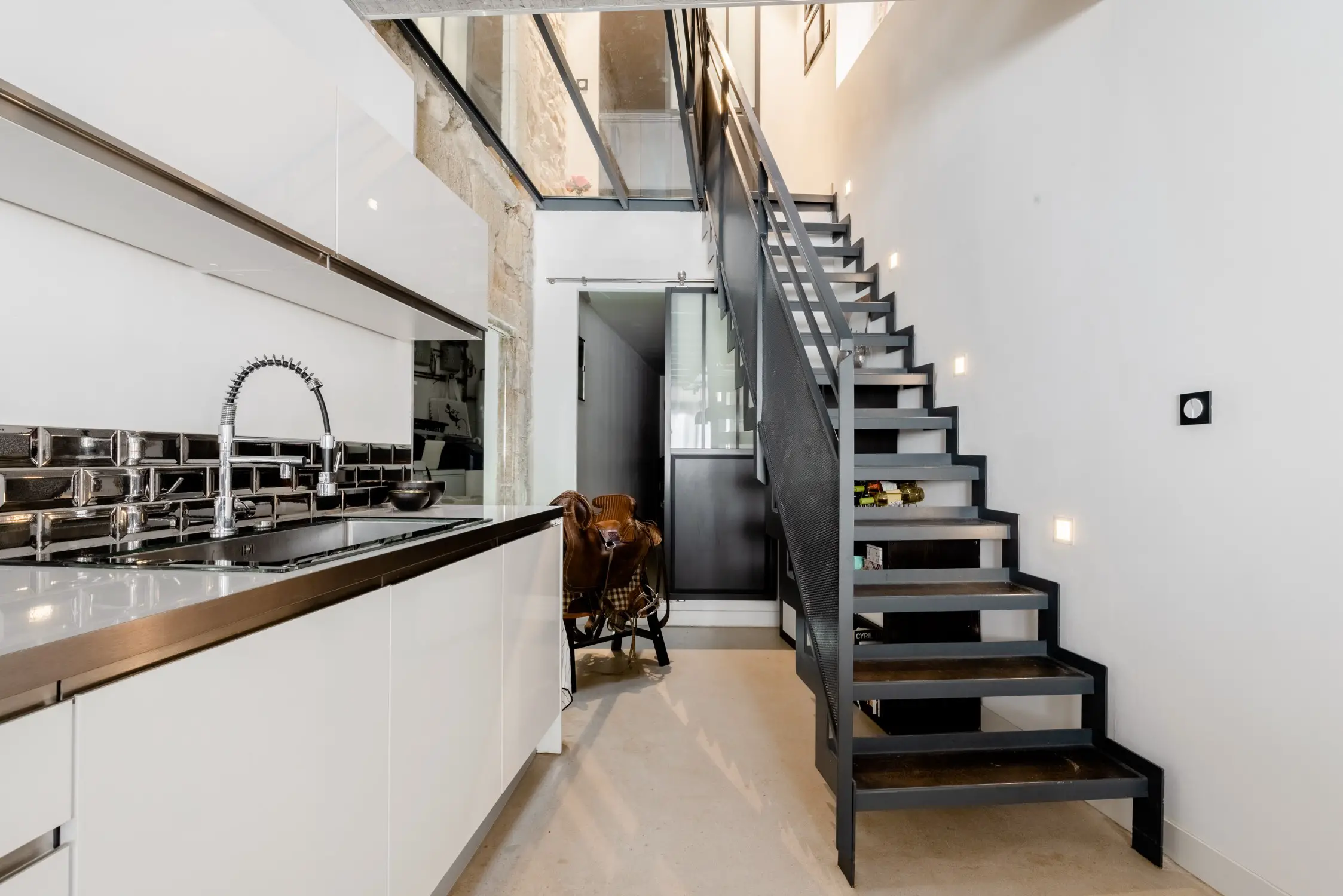 Camargue 石制阁楼 | 工业风的独特魅力-11