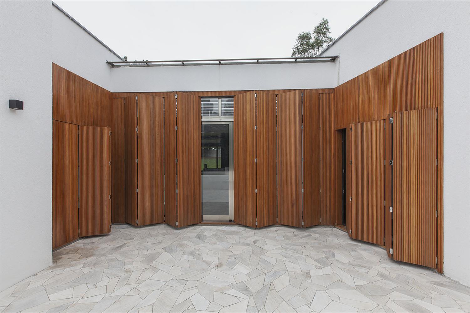 巴西圣玛利亚的现代绿意住宅 · Casa Chácara das Flores-19