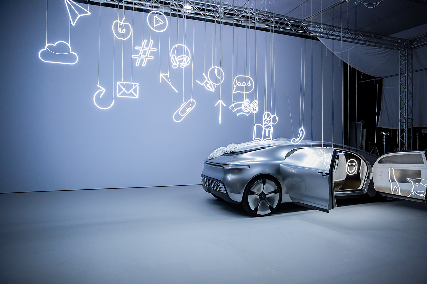 梅赛德斯·奔驰 动态豪华-1