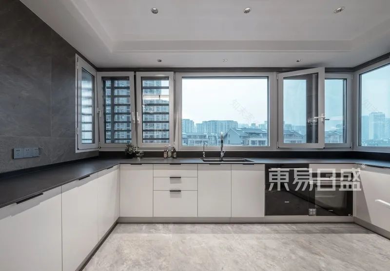 240㎡大平层装修,润物细无声的现代风设计!-26