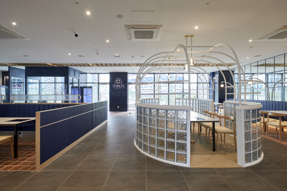 现代简约的海鲜烧烤店设计-3