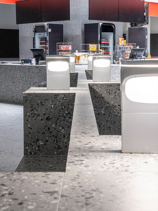 创新陶瓷表面让意大利影院健康回归-15