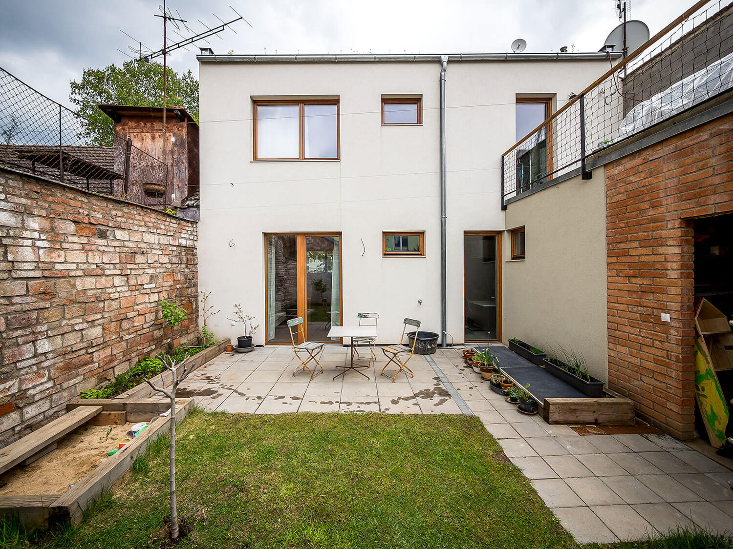 20世纪初老房改造为城市住宅项目丨MOAD architekti-2