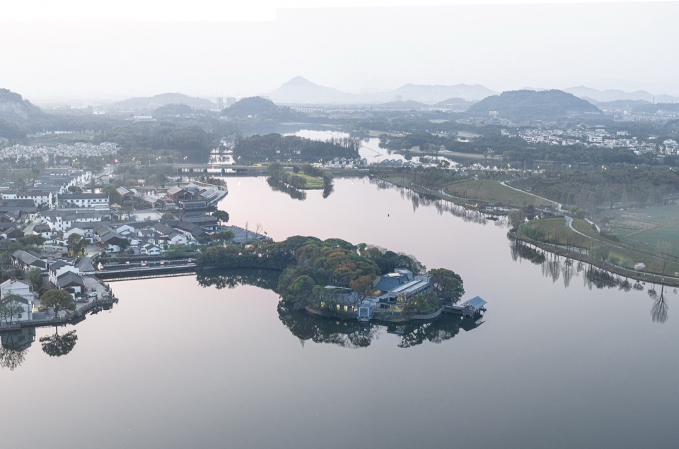 先锋鉴湖书店（鉴湖取水岛市政设施更新项目）丨中国绍兴丨大舍建筑设计事务所,同济大学建筑设计研究院等-7