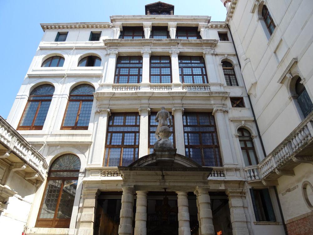 カ・ペーザロ | イタリア の建築【世界建築巡り】-43