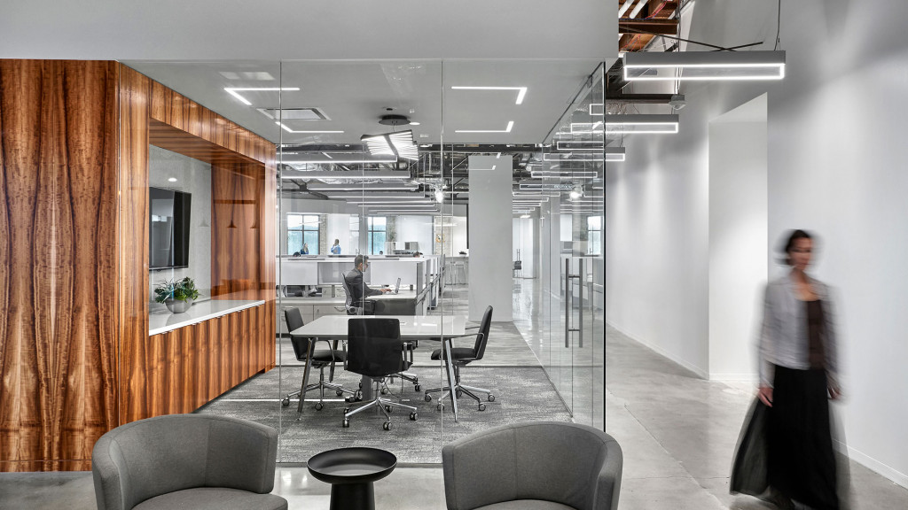 Austin 历史建筑中的现代照明实验室——Gensler 打造 Hossley 新空间-3