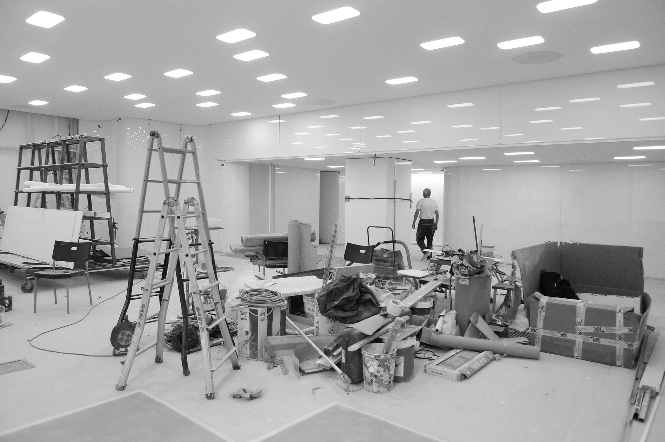 BMW i City Sales Outlet · 神秘动感白膜展示空间-40