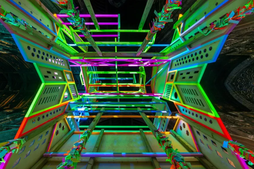 《爱与统一》霓虹灯雕塑丨英国丨莫拉格·迈尔斯考-7