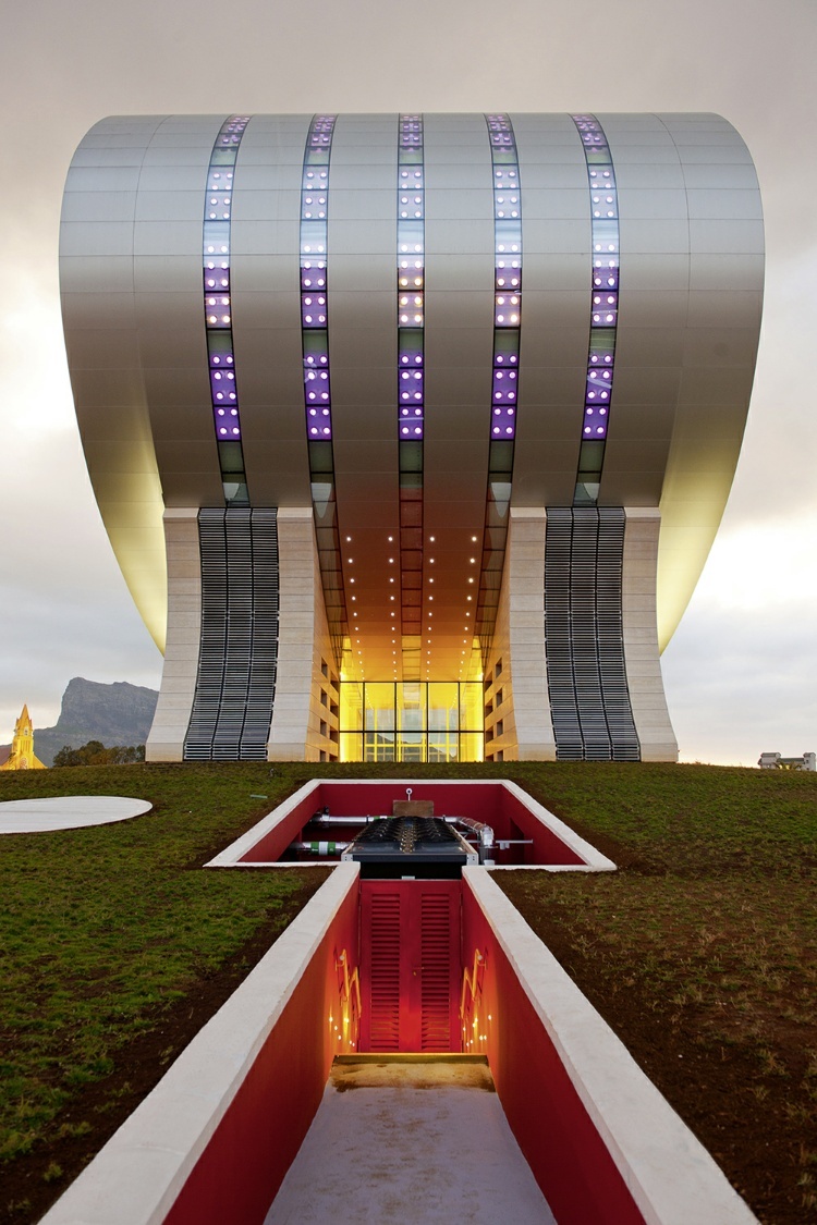 Mauritius Commercial Bank 大楼 - 绿色环保的现代办公建筑-1