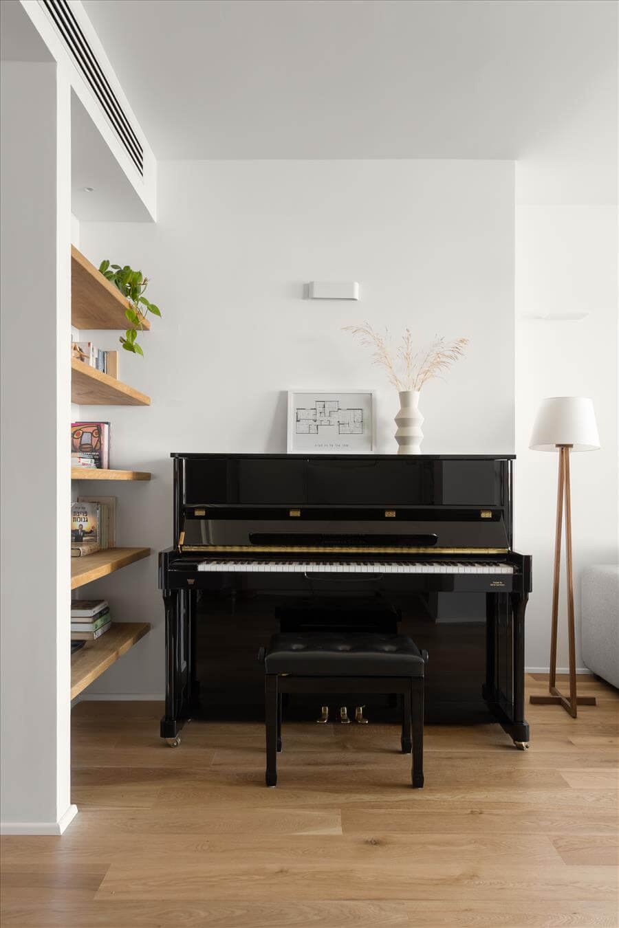 特拉维夫一座保护建筑内公寓的粗野主义设计装修丨以色列特拉维夫丨建筑师兼室内设计师Shir Margolin-15