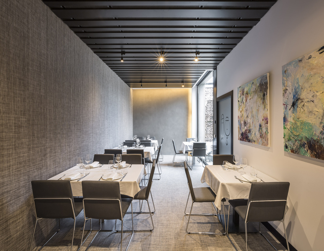 简约优雅的餐饮空间设计-17
