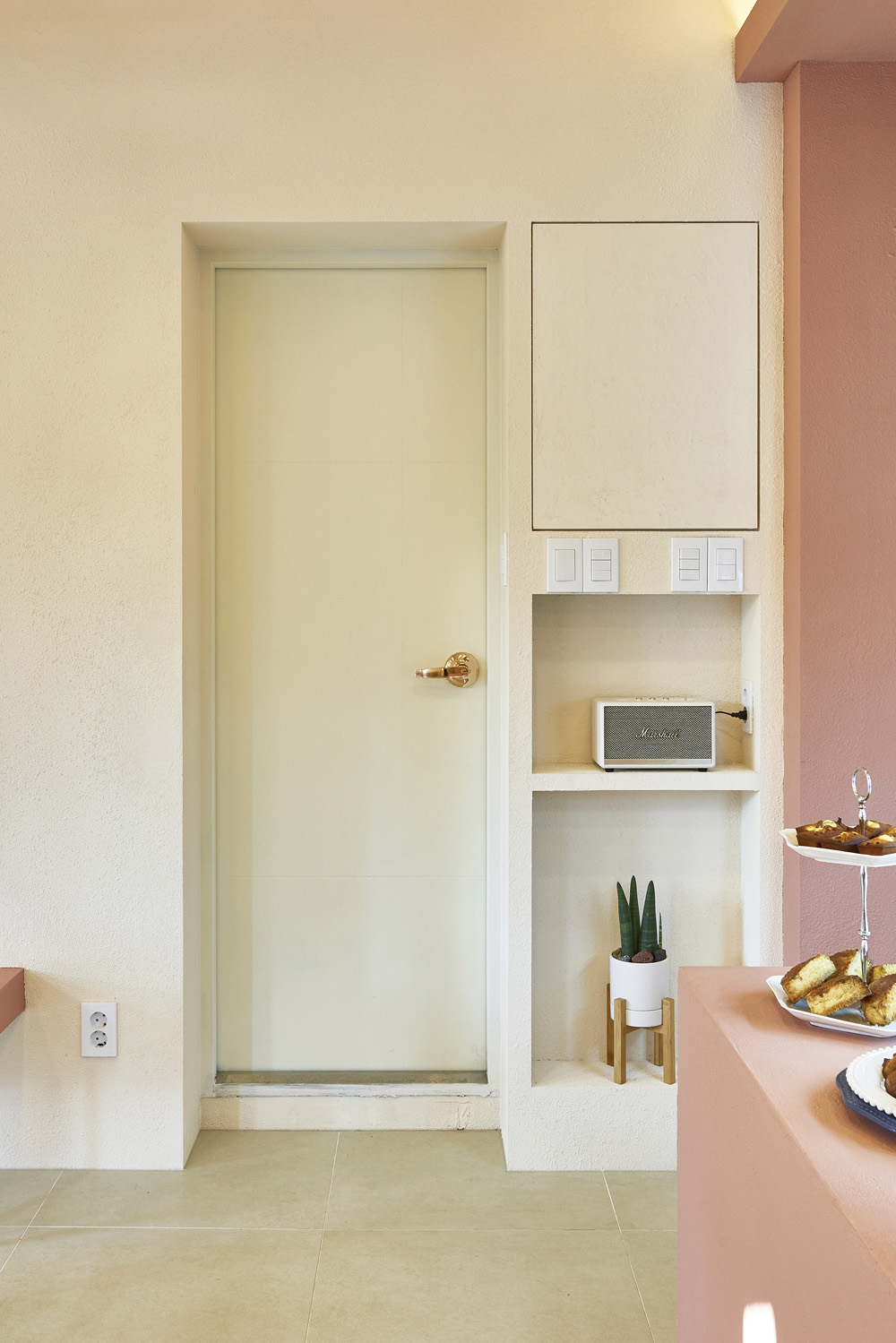 13 坪水原咖啡厅，粉红外观点亮空间设计-18