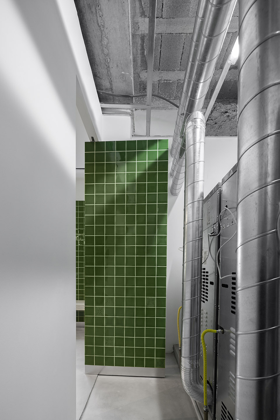 自助洗衣店，葡萄牙 / stu.dere + Civiurban-36