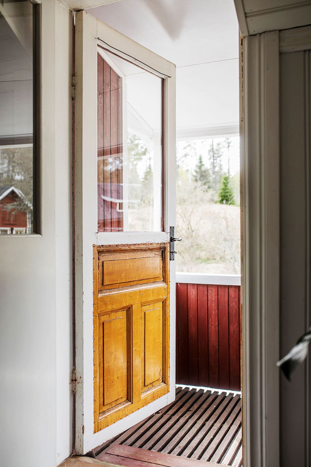 瑞典老夏季度假小屋的现代翻新-24