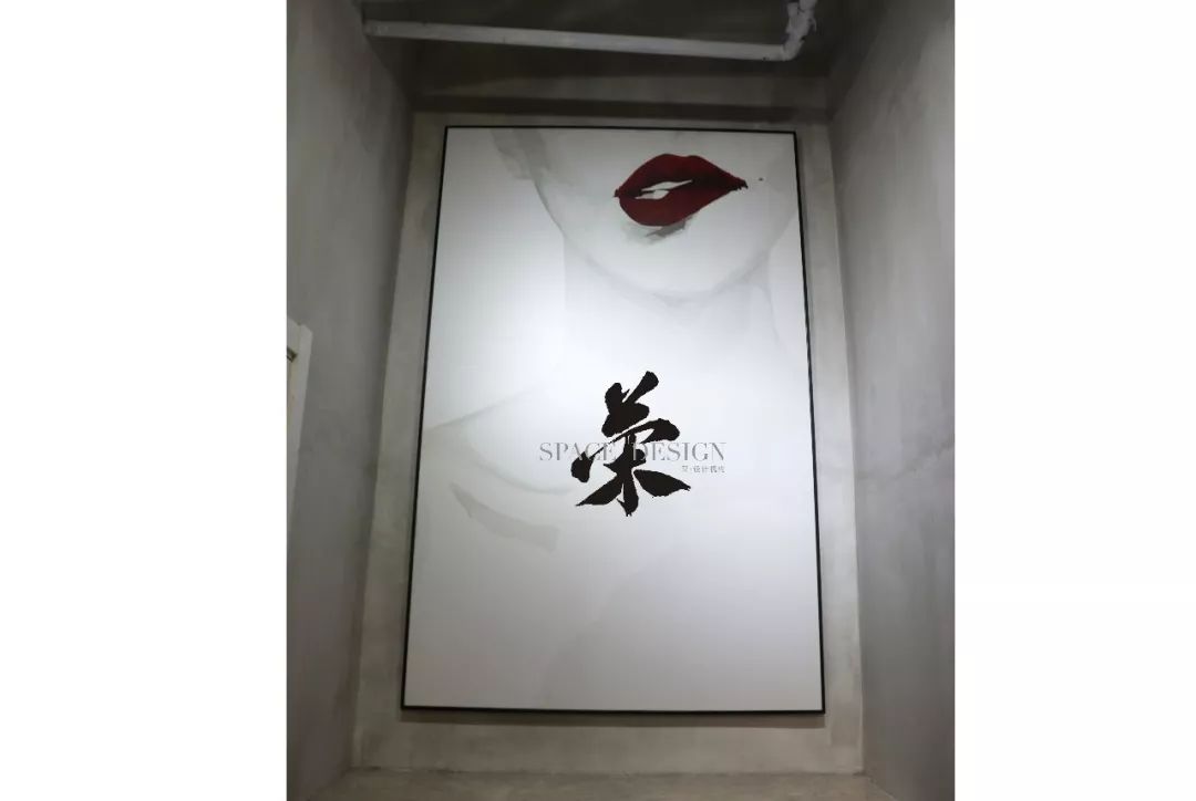 现代工业风翻修,韩姐的店铺焕新亮相-15