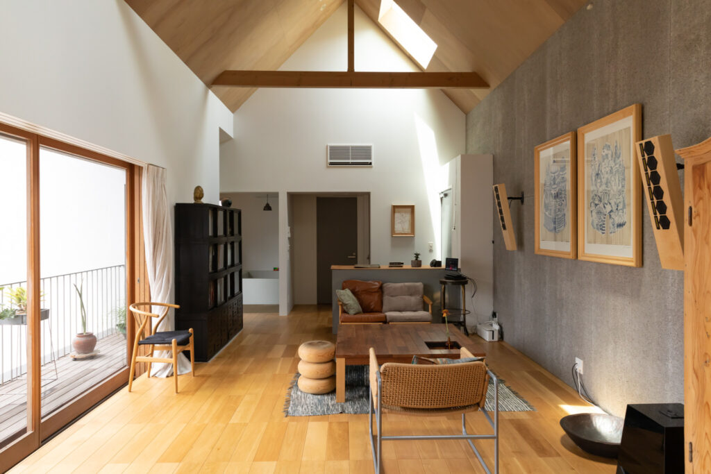 物語のあるものに囲まれて　多様な素材使いが生み出す愛着がわく独自の空間 | Style of Life | 100%LiFE-12