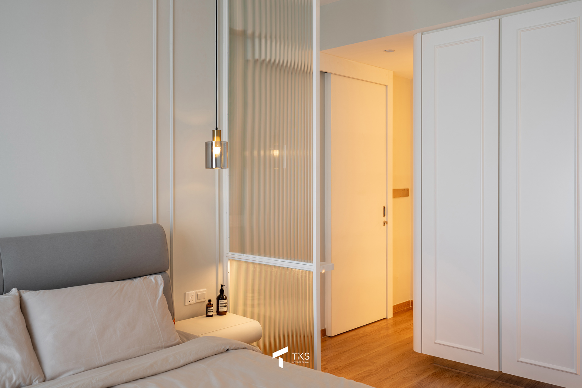 "Streamlined Contemporary French Design" @ EAST PARC-49