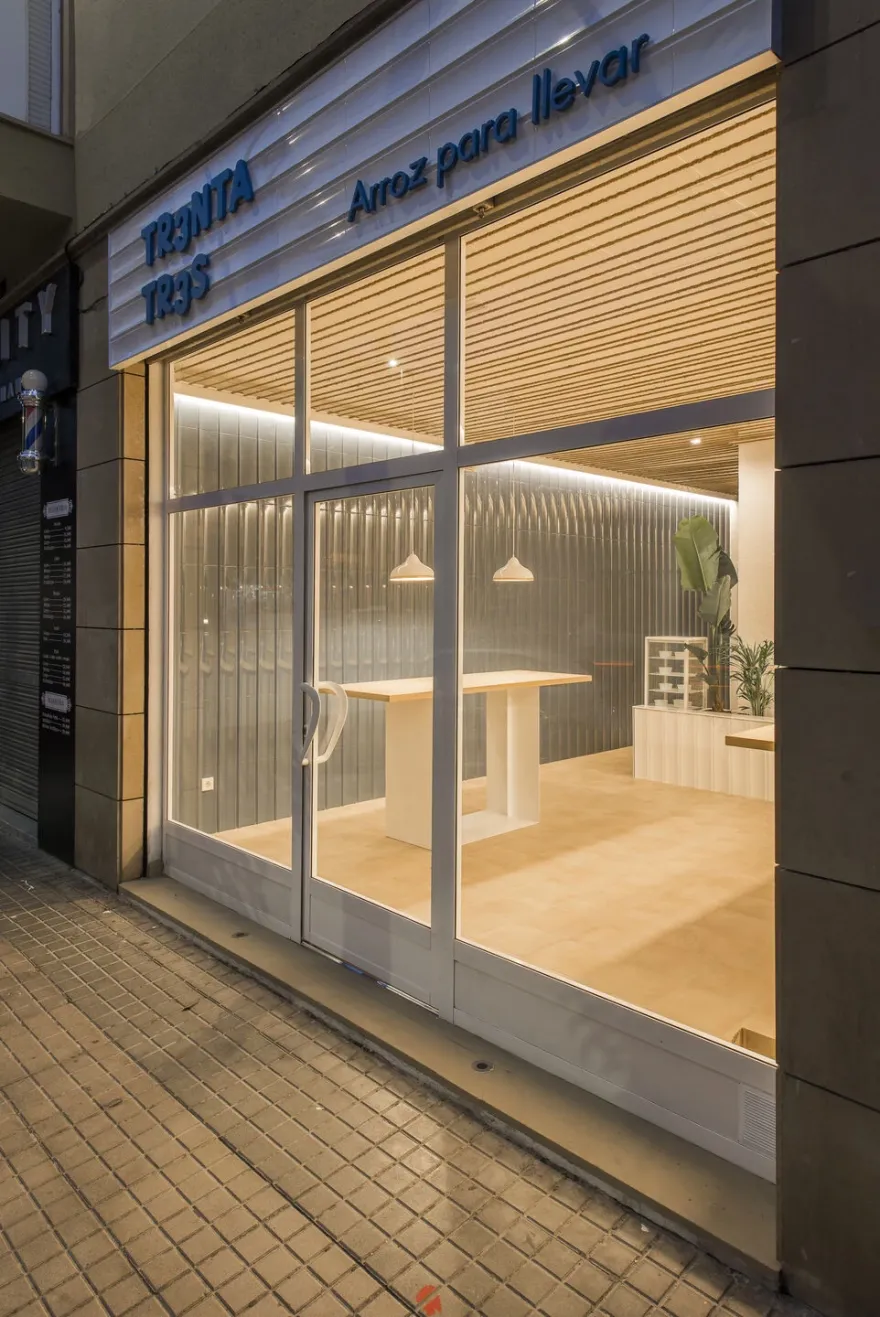 Trenta Tres 餐厅设计丨西班牙丨Pablo Muñoz Payá Arquitectos-23