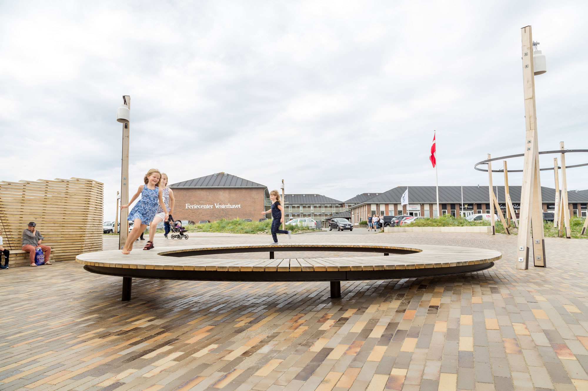 历史砖墙重塑丹麦 Fanø Bad 海滨小镇-0