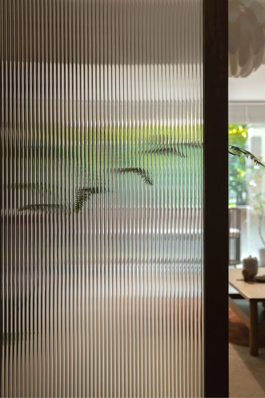 成都 72㎡度假风住宅 | 原木元素与低饱和度色彩的完美结合-6