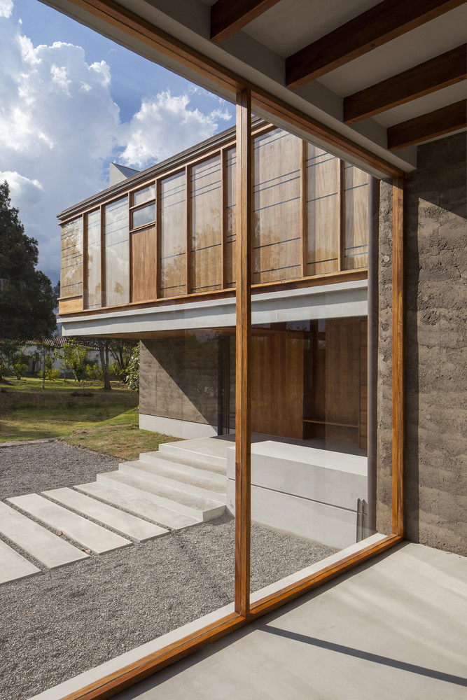 Cotacachi House  Arquitectura X-51