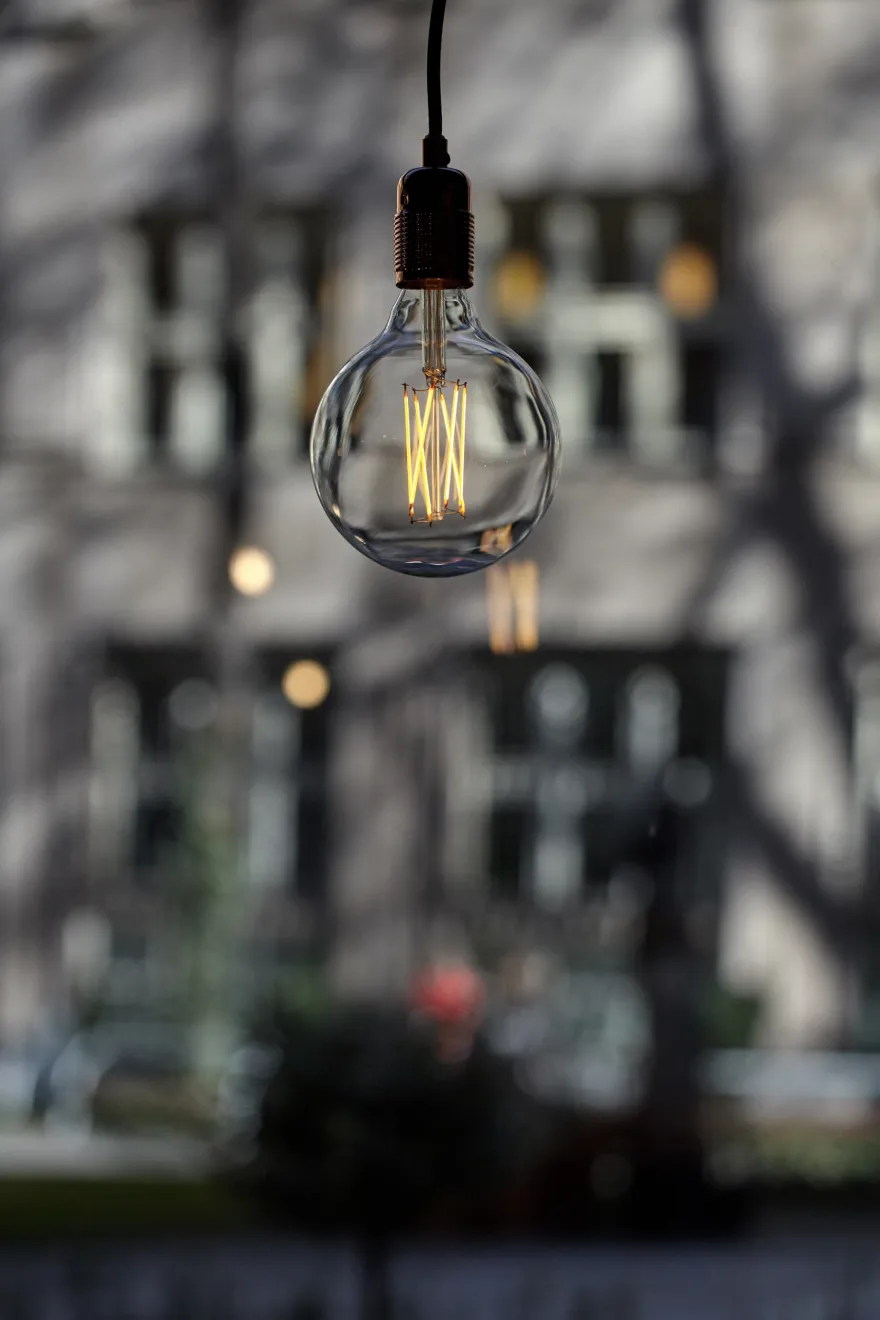 RIEDEL 酒杯捷克展示店,纯美玻璃与原始材料的对话-23