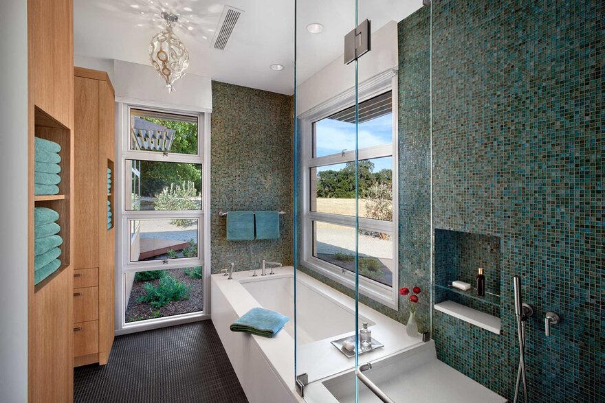 Sonoma Single Family House with a Seamless Transition from Inside to Out-26