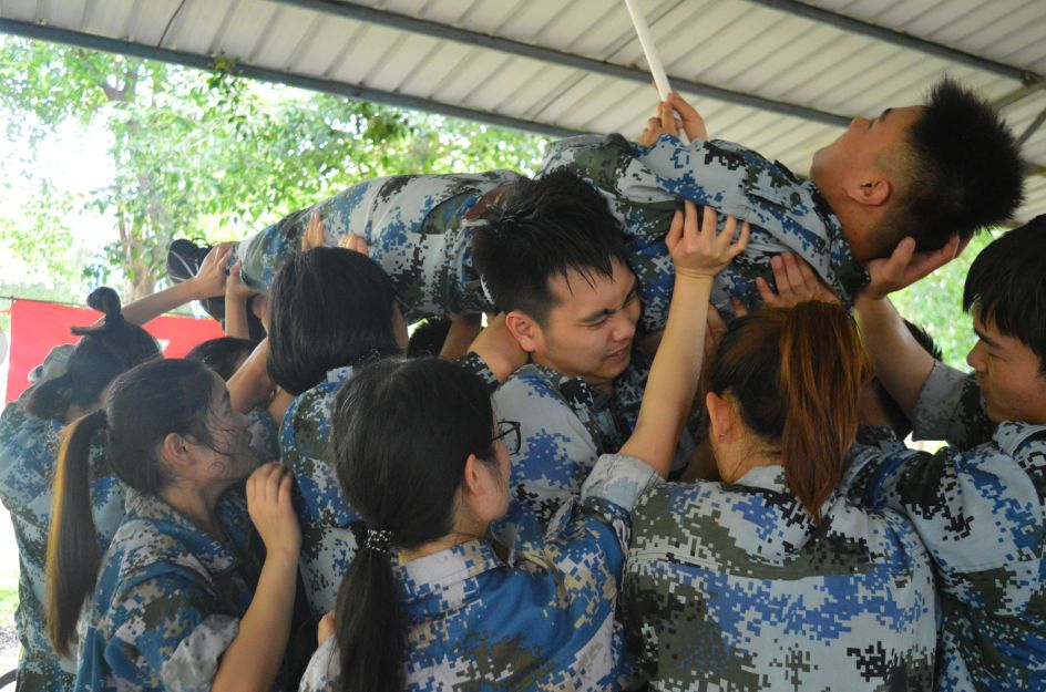 广州钛马赫别墅家装“潜能”拓展训练-60