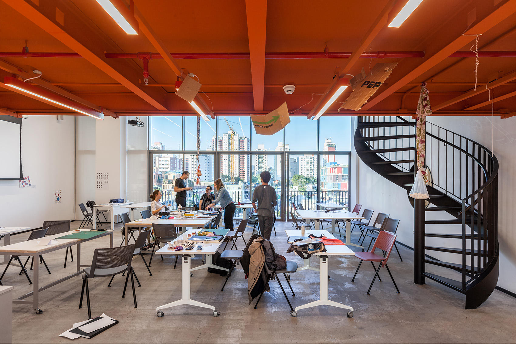 英国创意艺术大学(巴西圣保罗校区)/ FORM-33