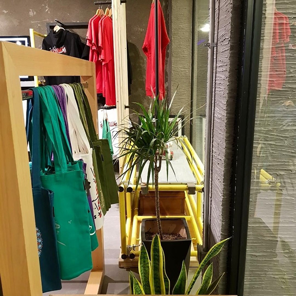 Zuqaq13 服装店室内设计与施工丨URBANO 团队-13