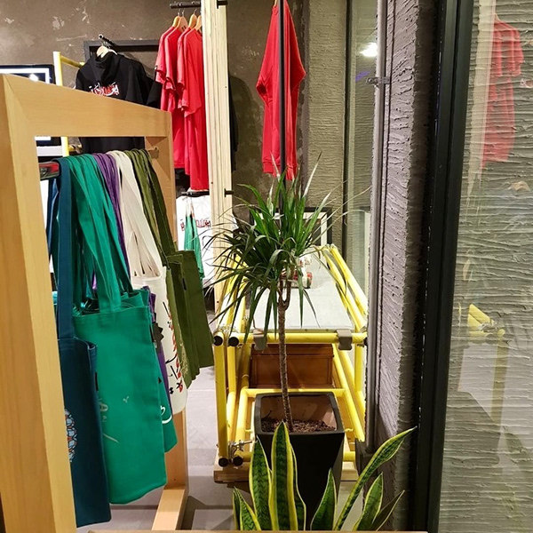 Zuqaq13 服装店室内设计与施工丨URBANO 团队-13