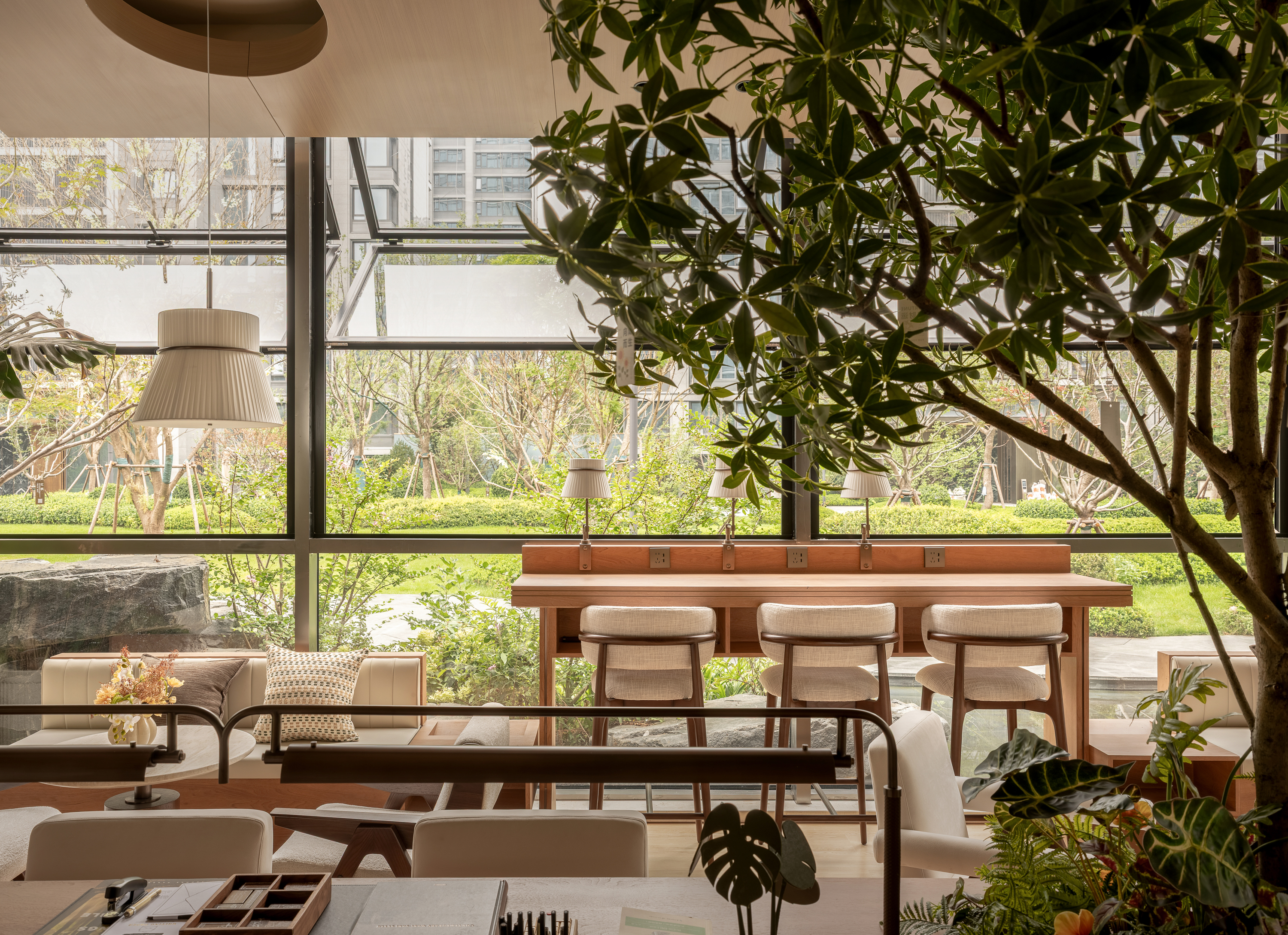 叶语书喃:绿光深处的相聚与独白丨中国北京丨无隅制造-6