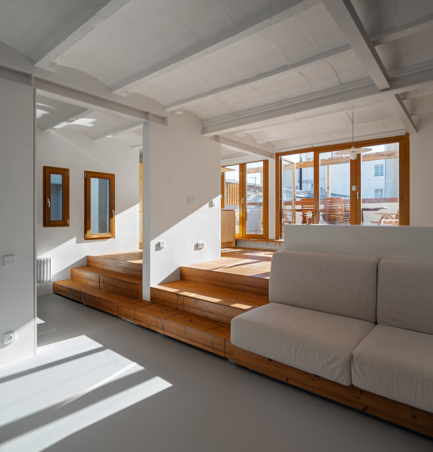 西班牙阁楼公寓变身舒适休闲空间-47