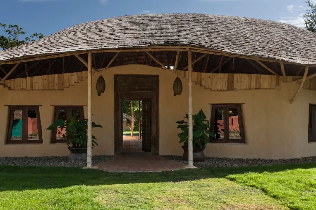 现代茅草建筑 | 传统工艺的当代新生-84