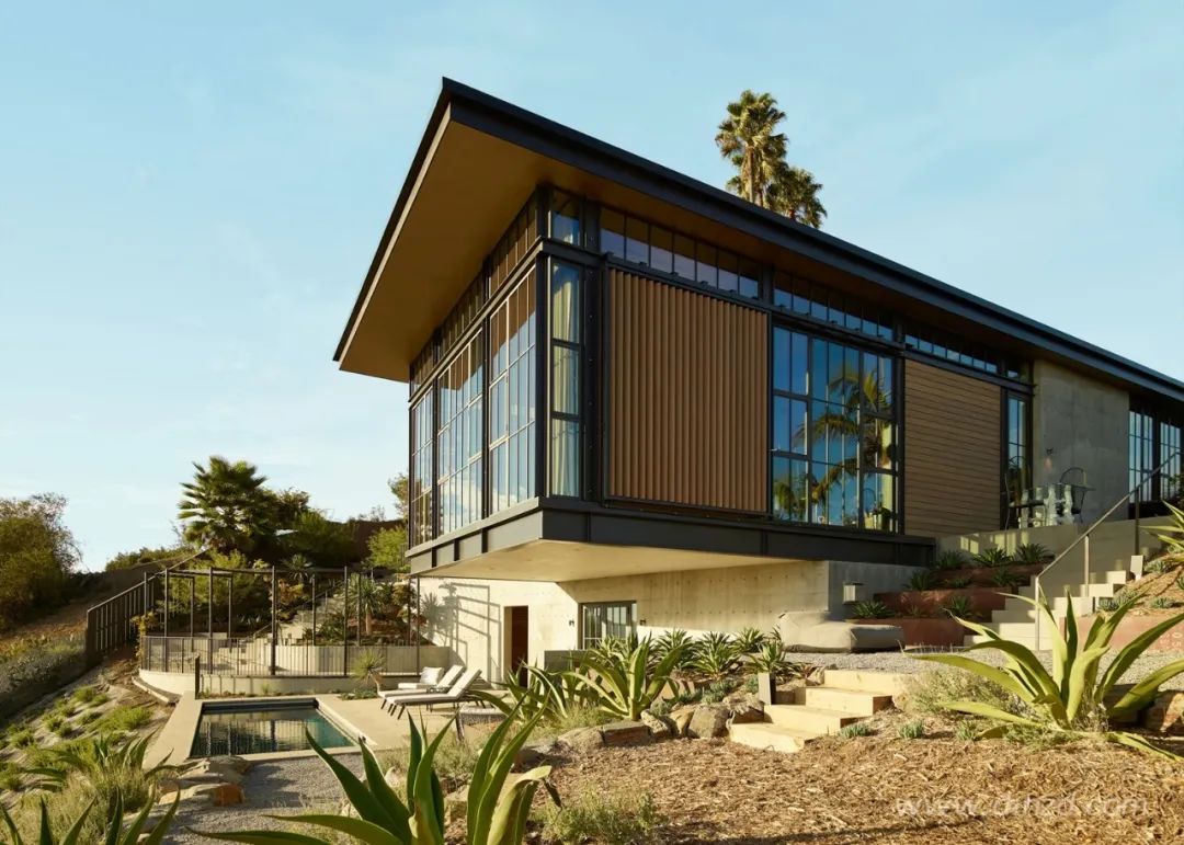 洛杉矶山巅的中世纪城堡与现代生活交融-7