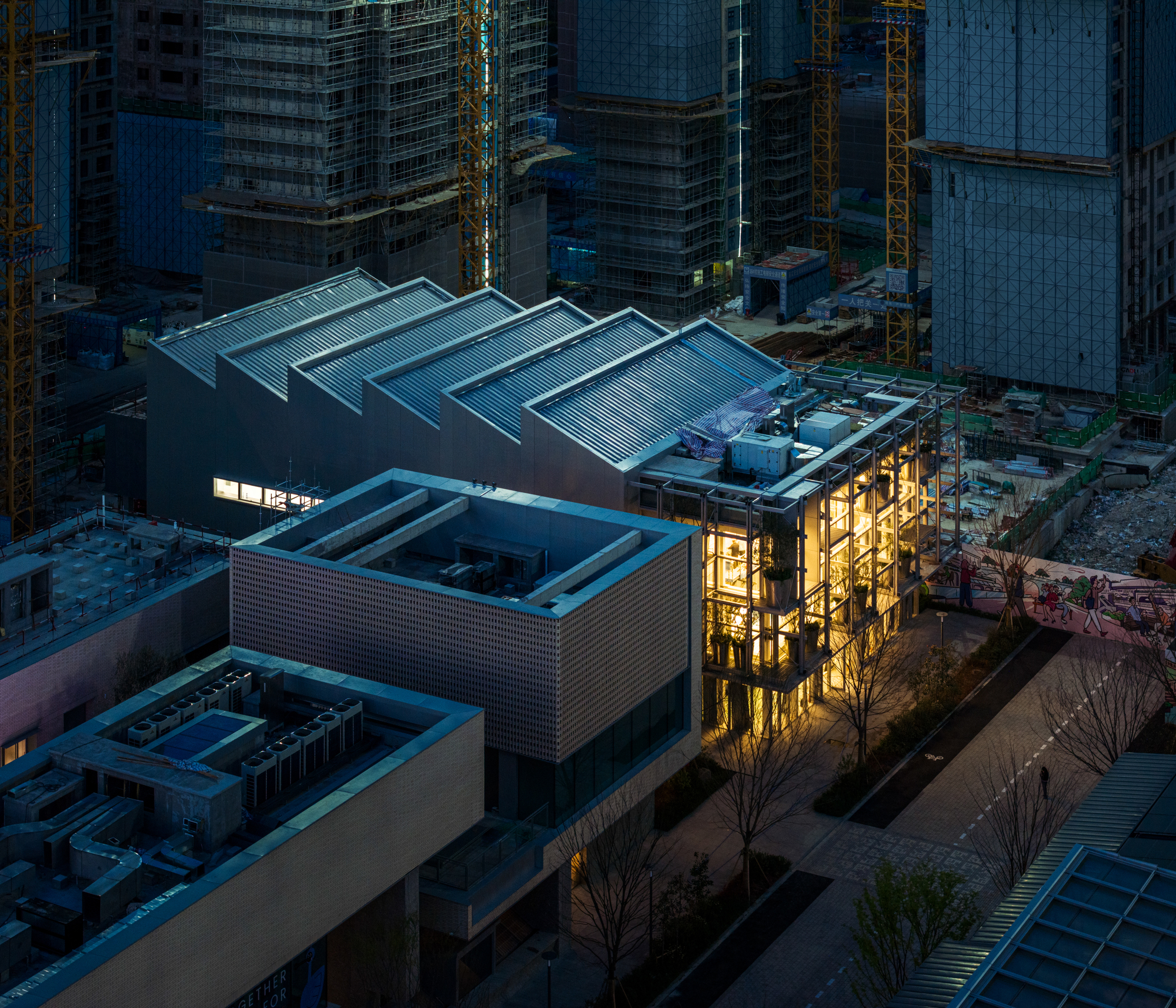 CHUNXI Marketplace and GULANG Gymnasium / Atelier Z+-67