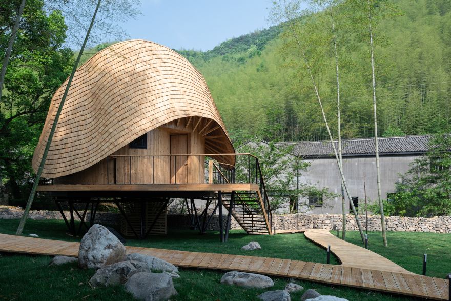 Treewow O - A Tree House of Curved Round Roof / MONOARCHI-24
