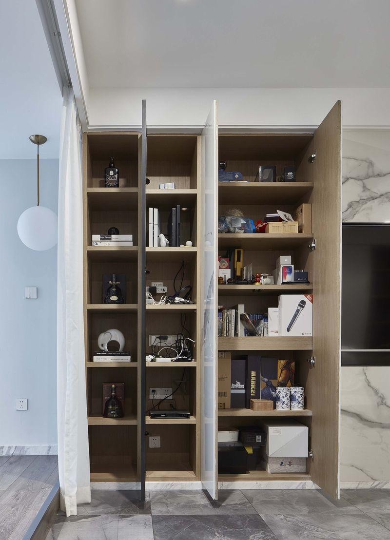 深圳市政大院现代简约私宅 | 灰色、白色与木色的极简艺术-9