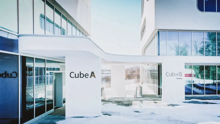 智能玻璃创新办公建筑——3deluxe 打造 FC 校园-28