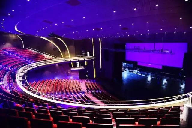 亚泰国际打造东方影都主题酒店-9