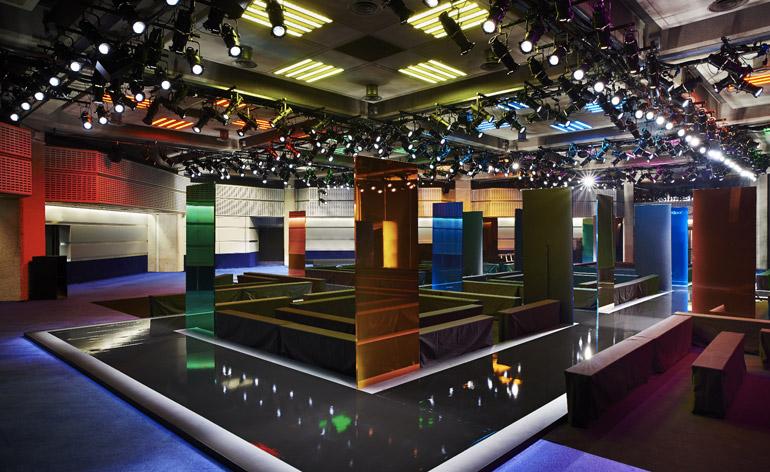 catwalk tour the top womens fashion week venues from aw 2014-51