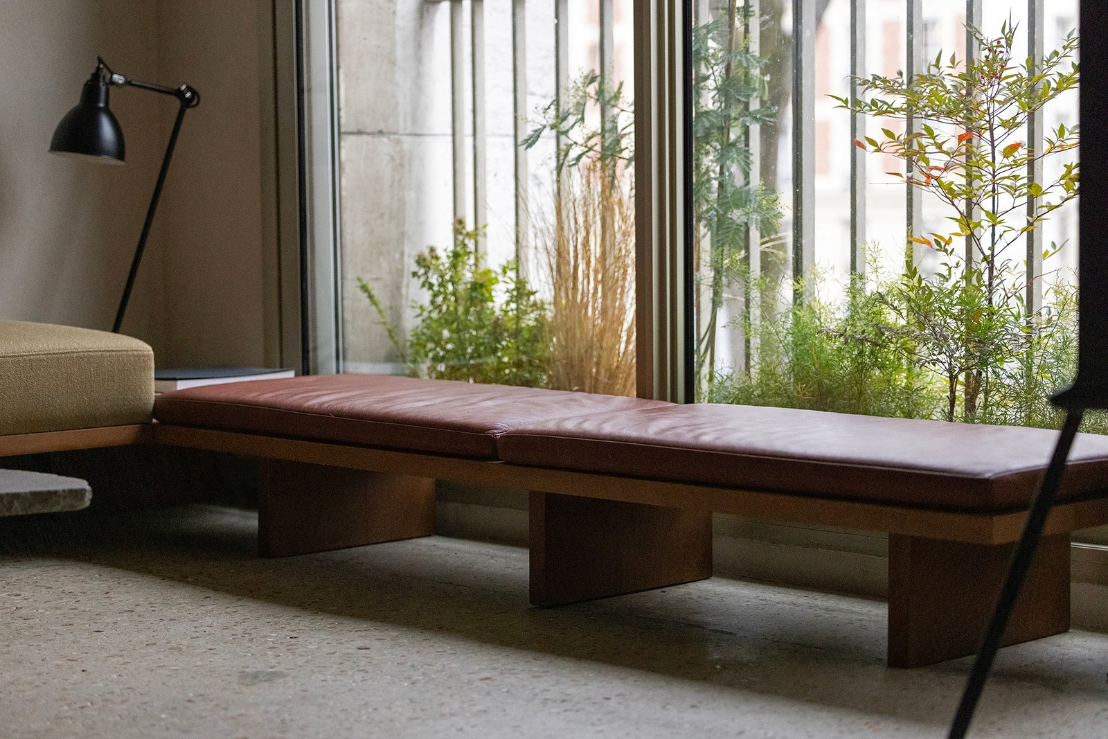 巴黎运河畔的粗犷与细腻 | Kann Design 的精湛之作-8