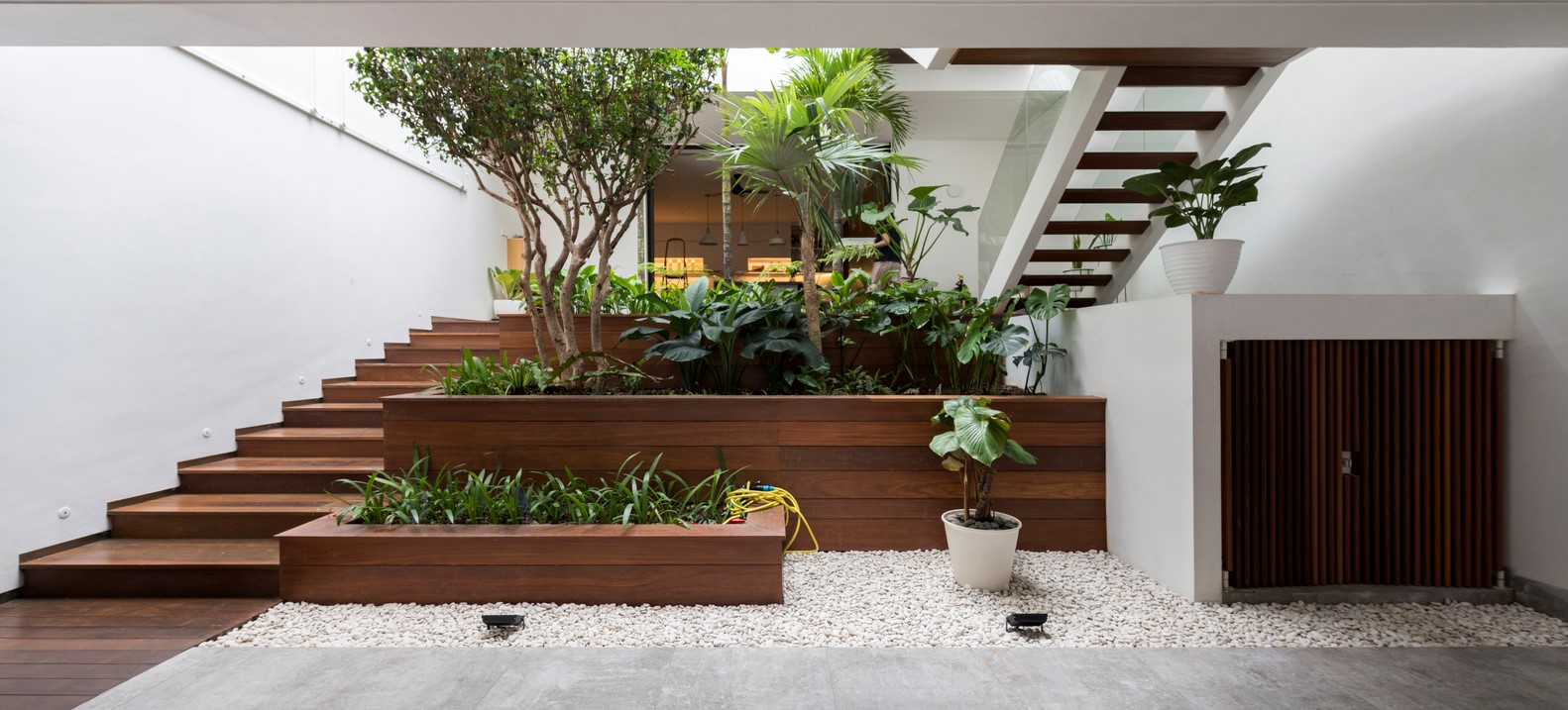 雅加达哈里曼住宅 | 艺术气息与自然共融的设计-3