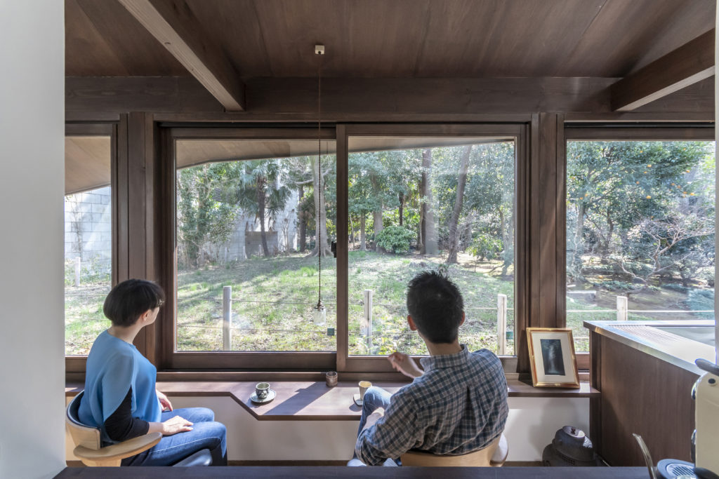小さな幸せがたくさんある家森のような空間に向かって過ごすふたりだけの時間 | Style of Life | 100%LiFE-15