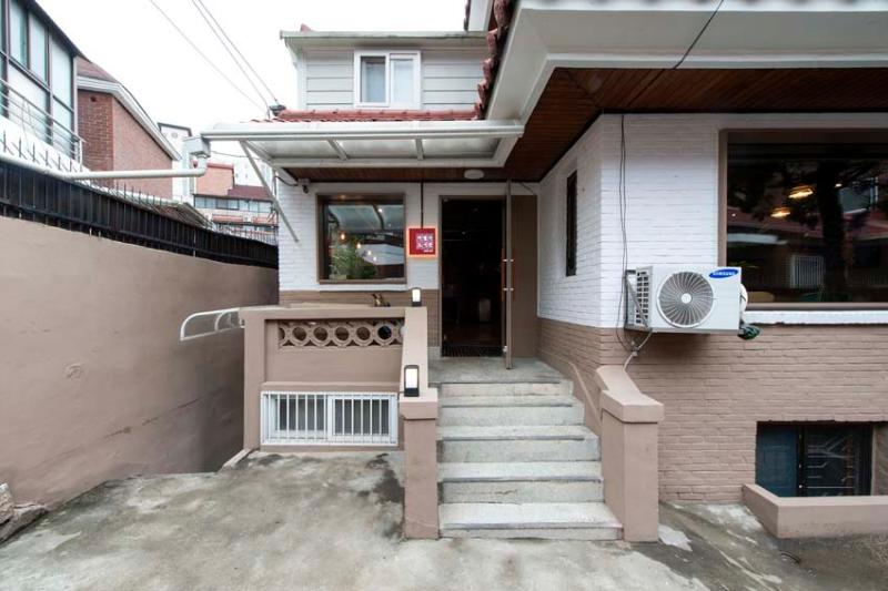 24 平米小屋变身创意图书馆-3